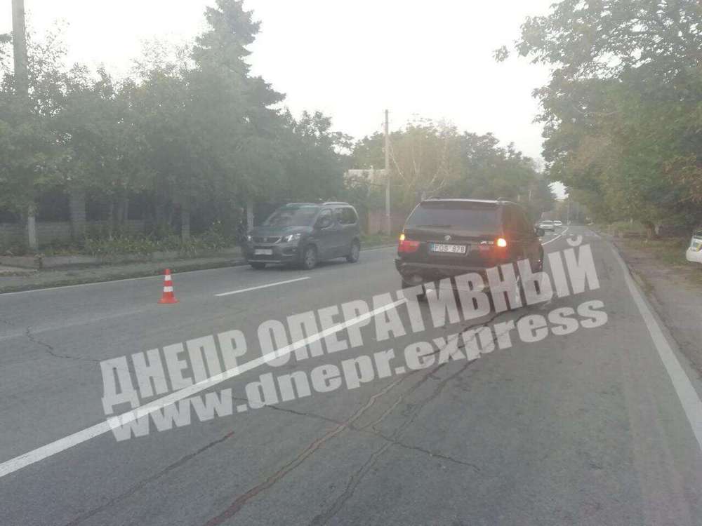 Lada Kalina на скорости врезался в BMW Х5 (Фото)