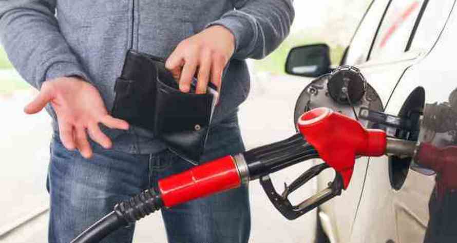 Почему дорожает бензин