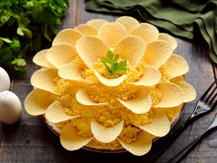 Новогодний салат «Хризантема»: невероятно вкусное блюдо