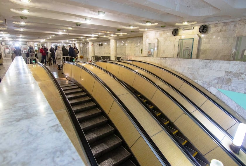 В Днепре модернизируют эскалаторы в метро (Фото)