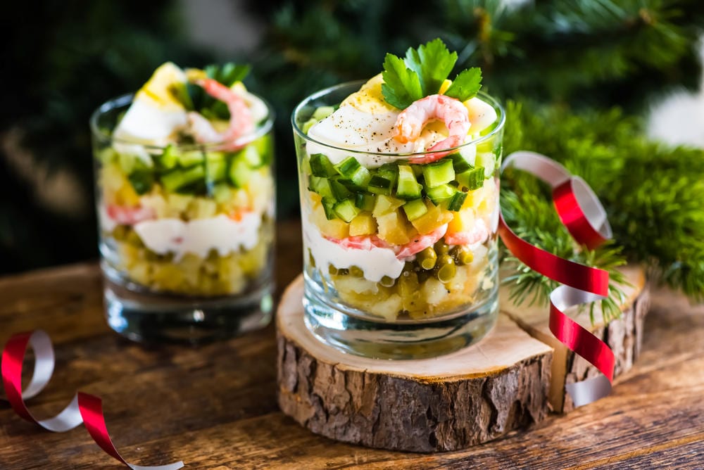 Новогодний салат «Морской» с креветками: гости будут в восторге