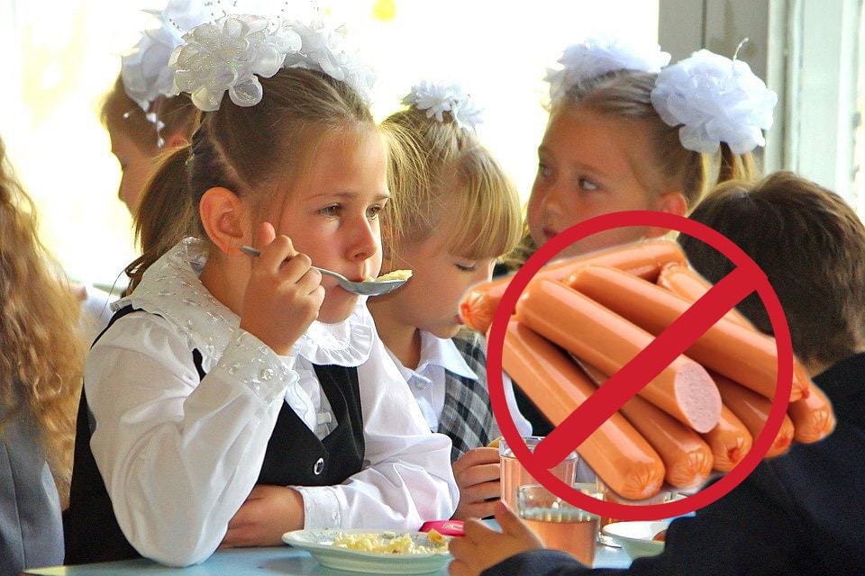 В школах Украины запретили «вредные» продукты: чем нельзя кормить учеников