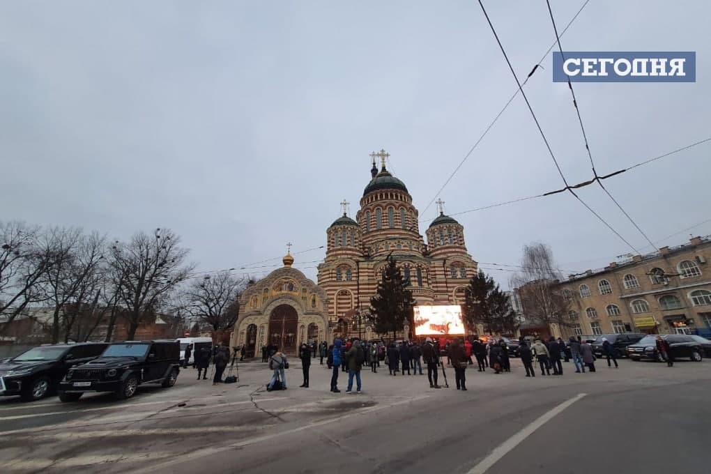 Похороны Геннадия Кернеса транслируют онлайн 