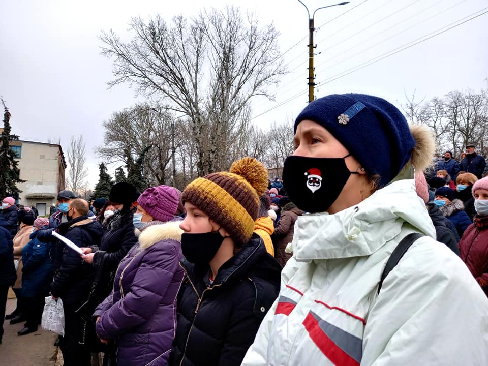 Митинг против отмены льготных тарифов на электроэнергию в Марганце