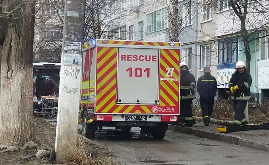 Умер за рулем и врезался в детскую площадку – новости Днепра