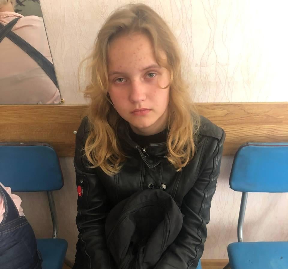 Вышла из дома и не вернулась: в Днепре пропала 13-летняя девочка