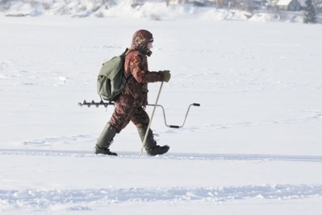 Зимова риболовля може стати фатальною: як не піти на дно