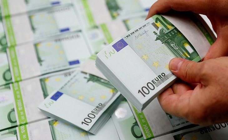 В Днепре за 13 тыс. евро продают золотую акулу