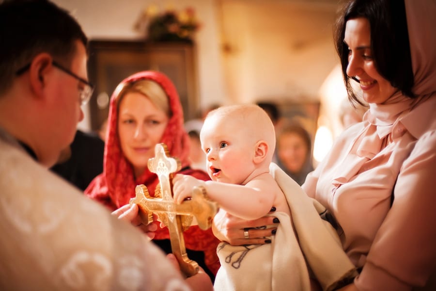 Обязанности крестной матери во время и после Крещения