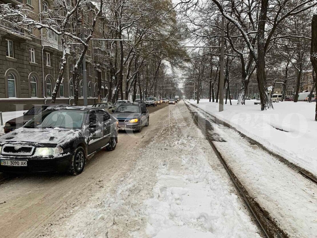 Как в Днепре борются с последствием непогоды (Фоторепортаж)