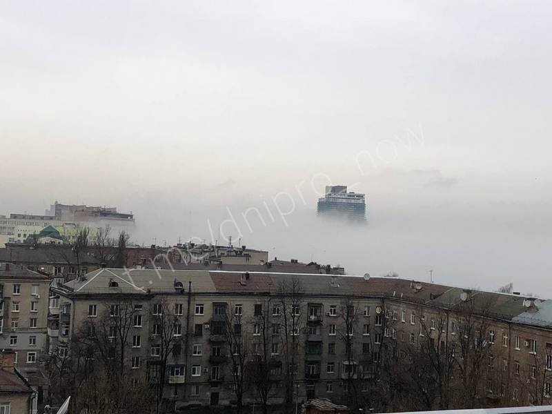 Гостиница «Парус» «утонула» в тумане - новости Днепра