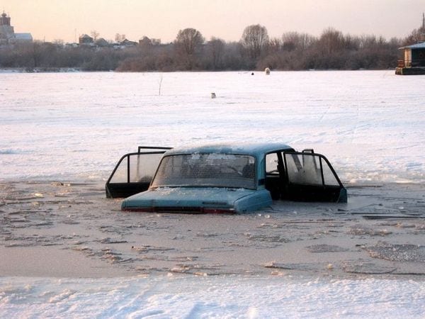 Друзья ради ролика утопили машину – новости Днепра