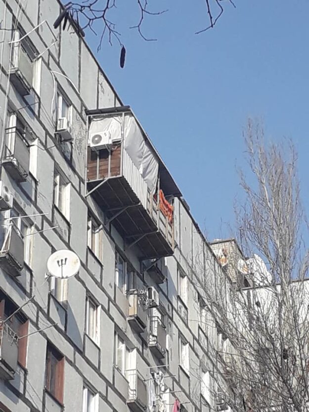 В Днепре на ж/м Тополь в малосемейке вместо "корзинки" построили "царь-балкон" (Фото)