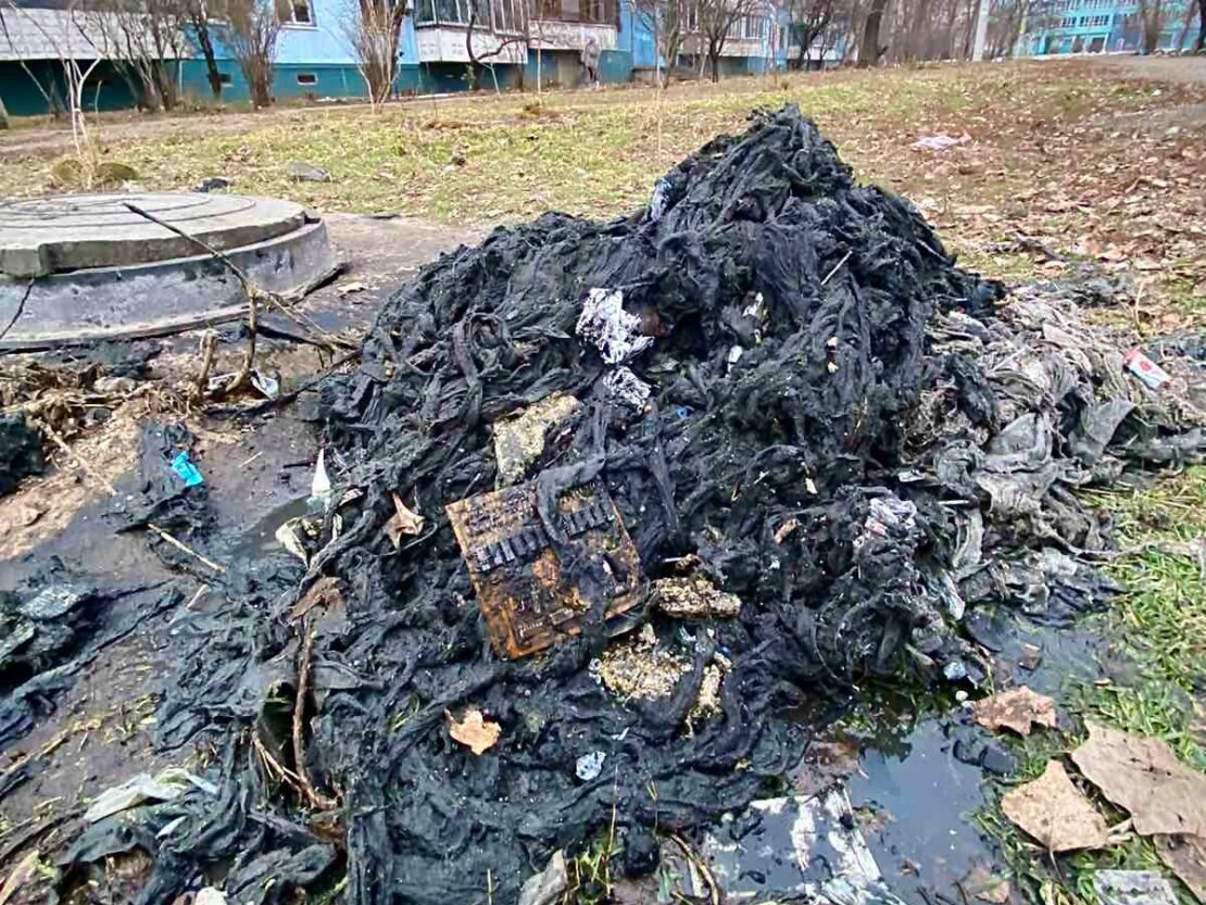 Жители Паруса забили канализацию хламом (Фото) – новости Днепра