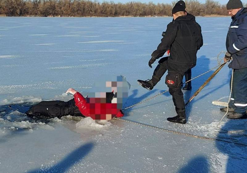 В озере нашли мужчину, который вмерз в лед – новости Днепра