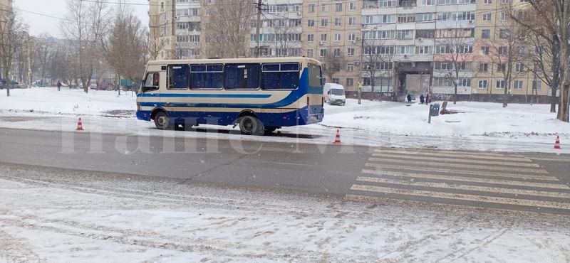 На Парусе автобус сбил двух женщин (Фото) – новости Днепра