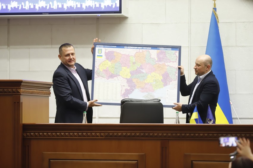10 февраля мэра Днепра Бориса Филатова избрали на должность председателя регионального отделения Ассоциации городов Украины в Днепропетровской области. 