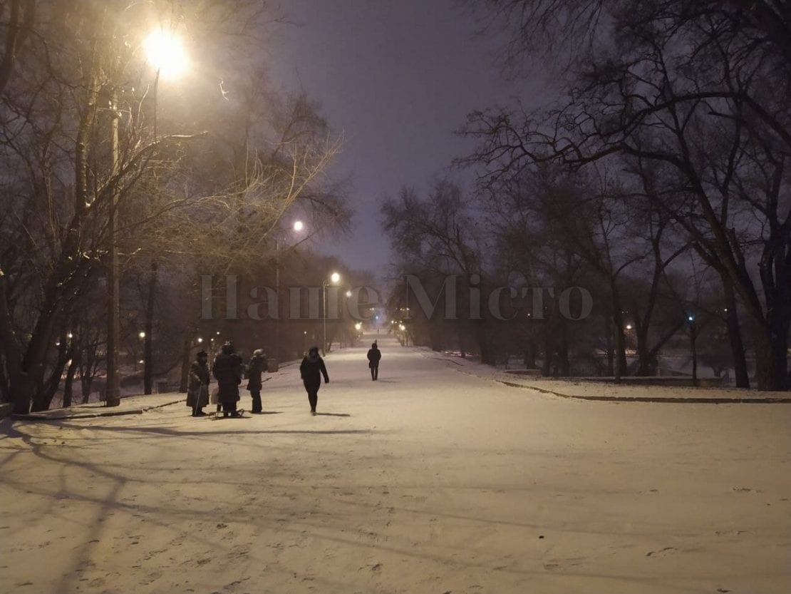 Город накрыл снегопад (Фото) – новости Днепра