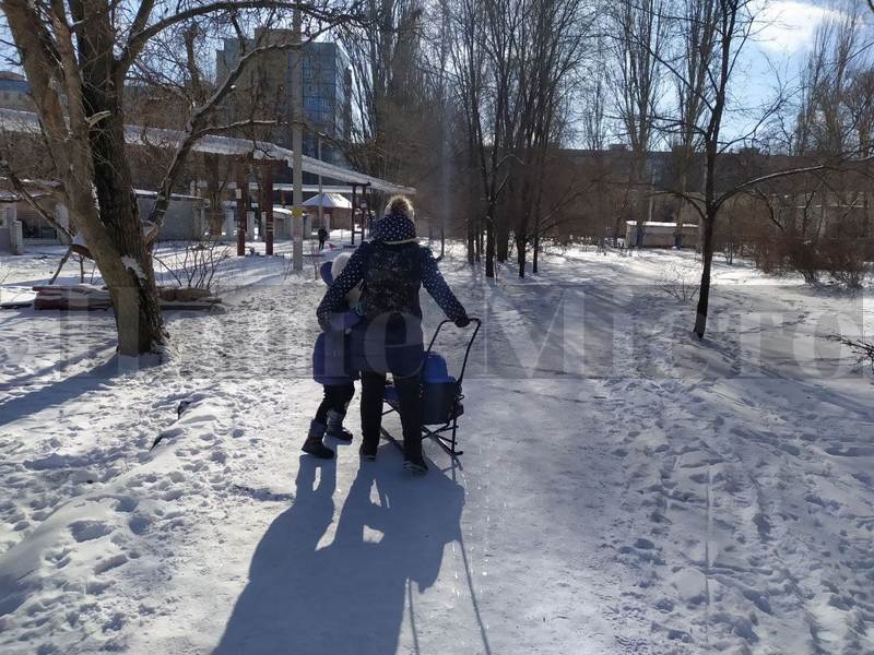 На ж/м Покровский горожане катаются на лыжах – новости Днепра