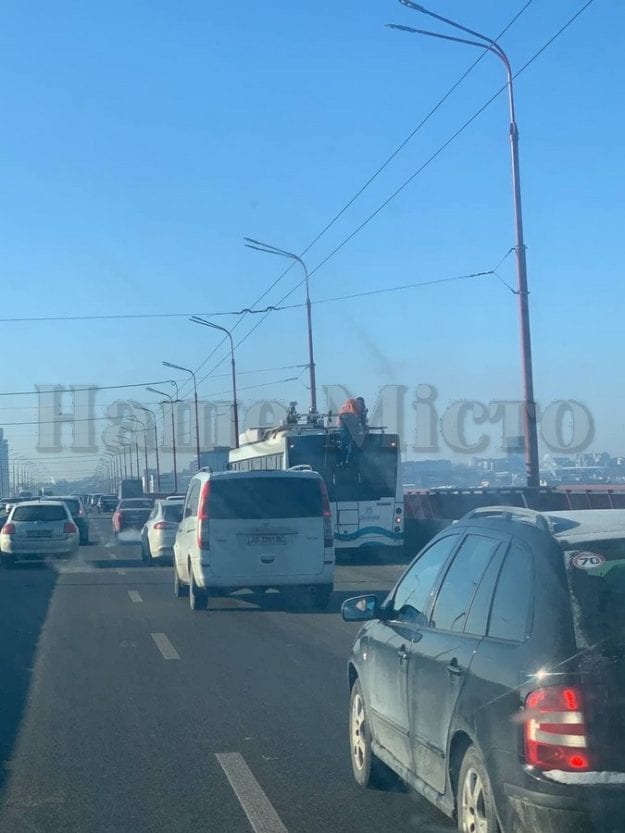 На Новом мосту огромная пробка – новости Днепра