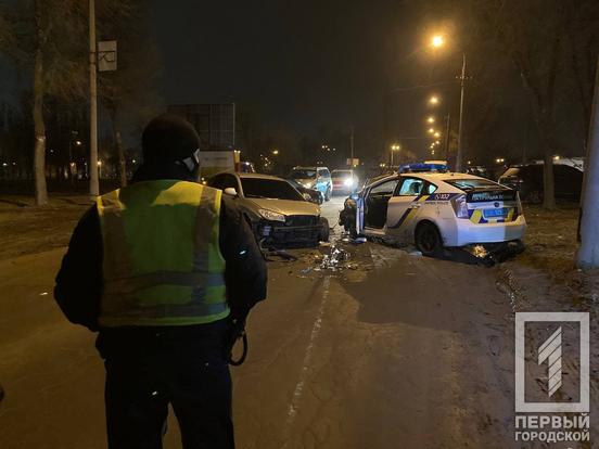 ДТП в Кривом Роге: Hyundai протаранил полицейский Prius