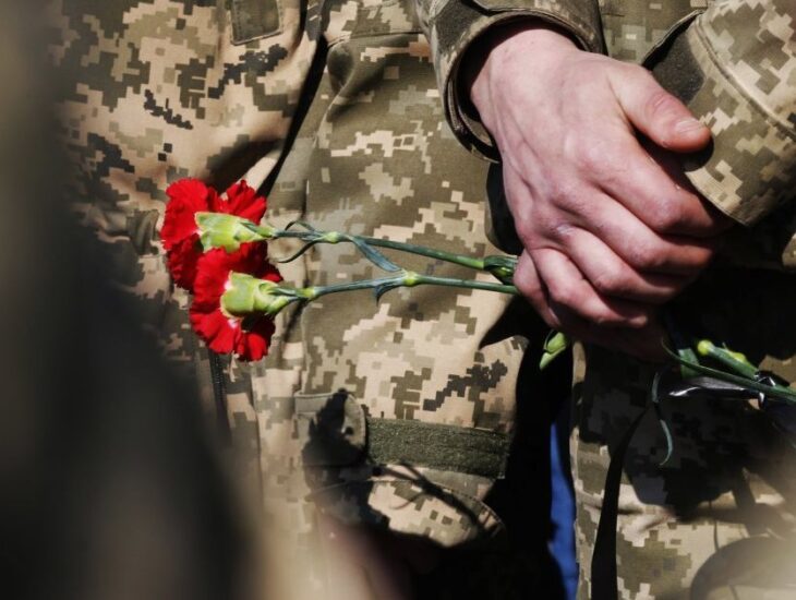 В Украине после прививки от COVID-19 умерла военнослужащая: комментарий МОЗ