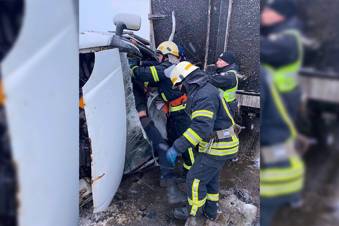 Под Днепром произошло смертельное ДТП: один человек погиб, еще двое пострадали (фото)