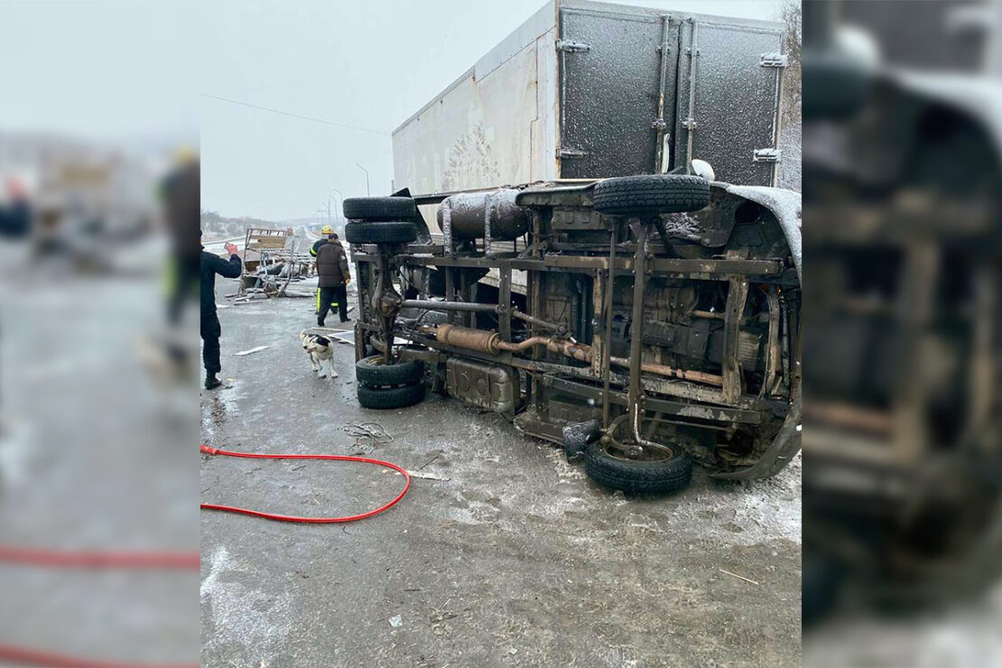 Под Днепром произошло смертельное ДТП: один человек погиб, еще двое пострадали (фото)