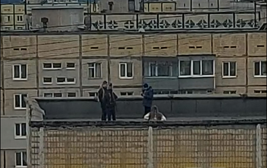 На ж/м Парус подростки гуляли на крыше высотки – новости Днепра
