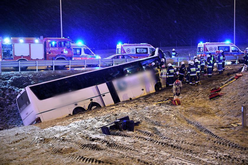 В Польше автобус с украинцами попал в жуткое ДТП: один человек погиб и четверо пострадали (фото)
