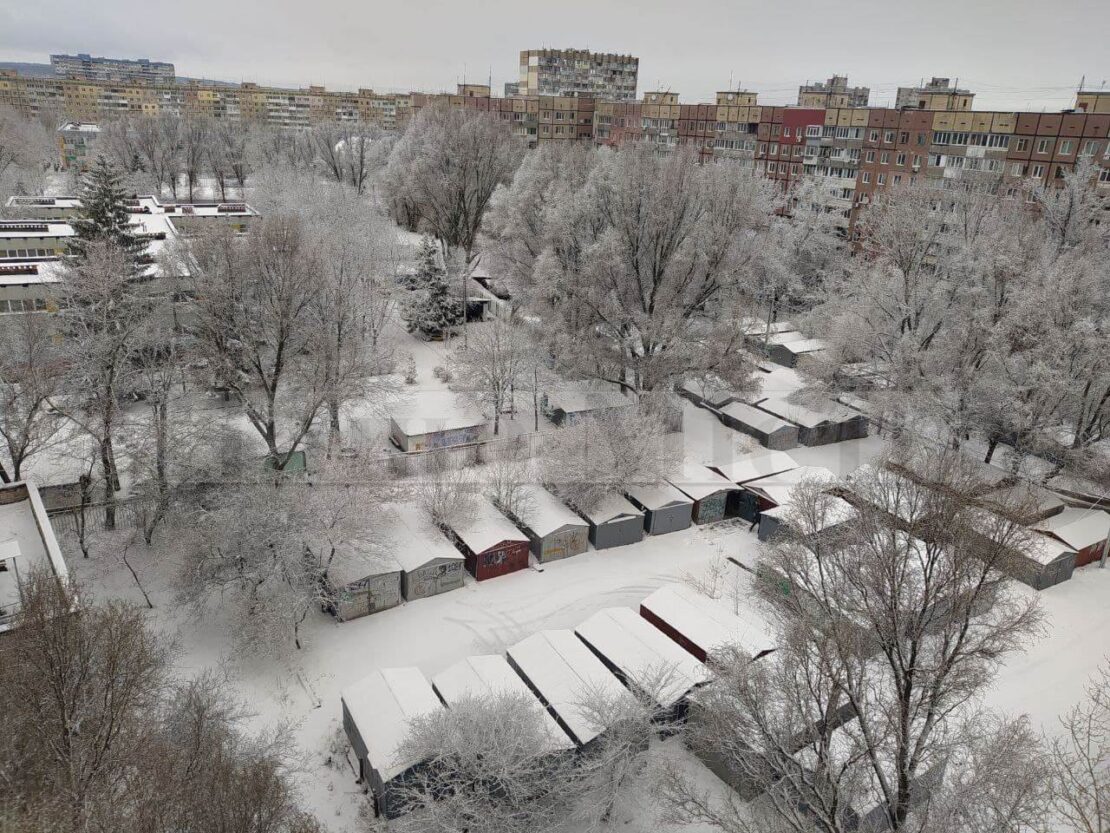 Зимняя сказка в начале марта: в Днепре прошел снегопад (Фото)