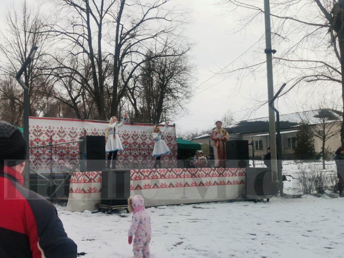 В молодежном парке «Новокодацький» отмечают праздник Масленицы