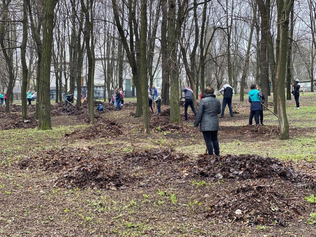 В сквере им. В. Клюева провели День окружающей среды – новости Днепра