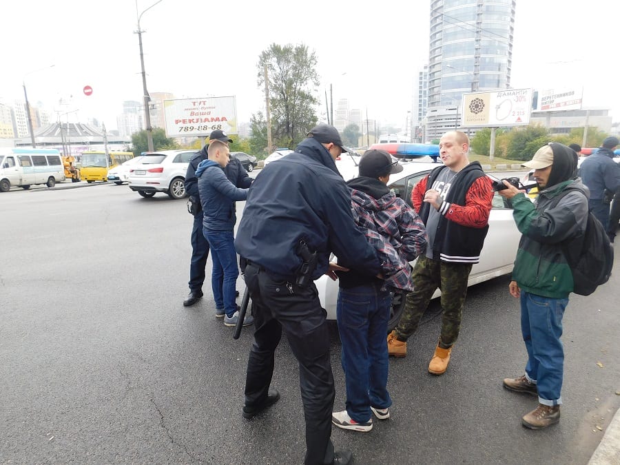 В облсовете интересы Загида Краснова представляет безработный, перекрывавший Новый мост (Фото)