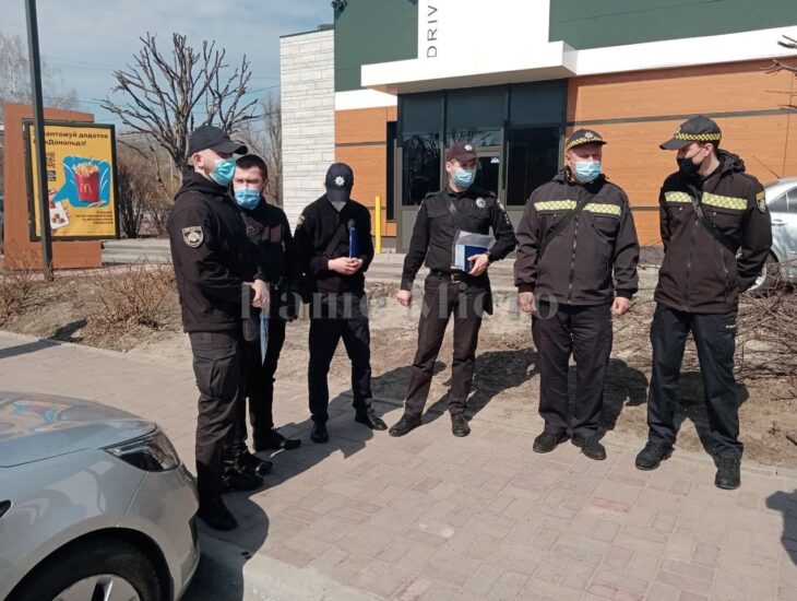 На ж/м Покровский заметили много полиции в Макдональдс – новости Днепра