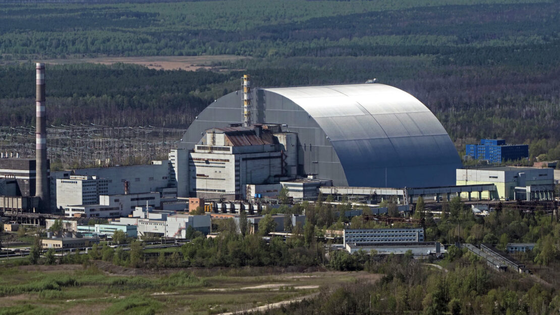 Днепрянин запечатлел Чернобыль и АЭС с вертолета: шокирующие фото