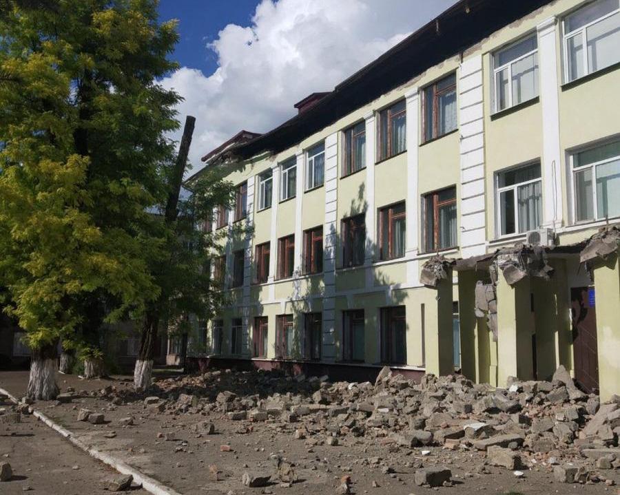 Обвал крыши в школе № 20 в Каменском – новости Днепра