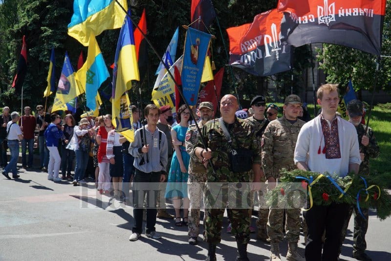 Провели марш ко Дню Героя Украины – новости Днепра