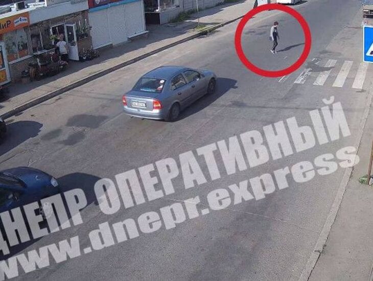 Пропускали пешехода: в Днепре на ж/м Покровский тройное ДТП (Фото, видео)