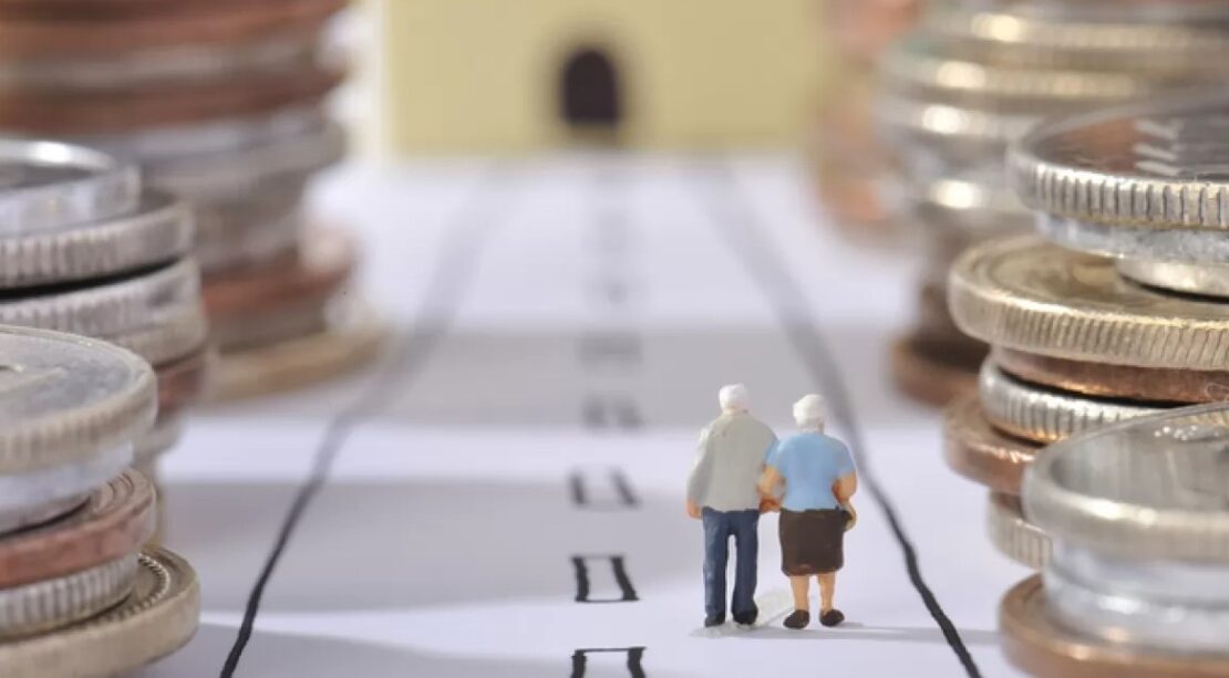 Украинцев хотят заставить самостоятельно копить на пенсию: новый шокирующий законопроект