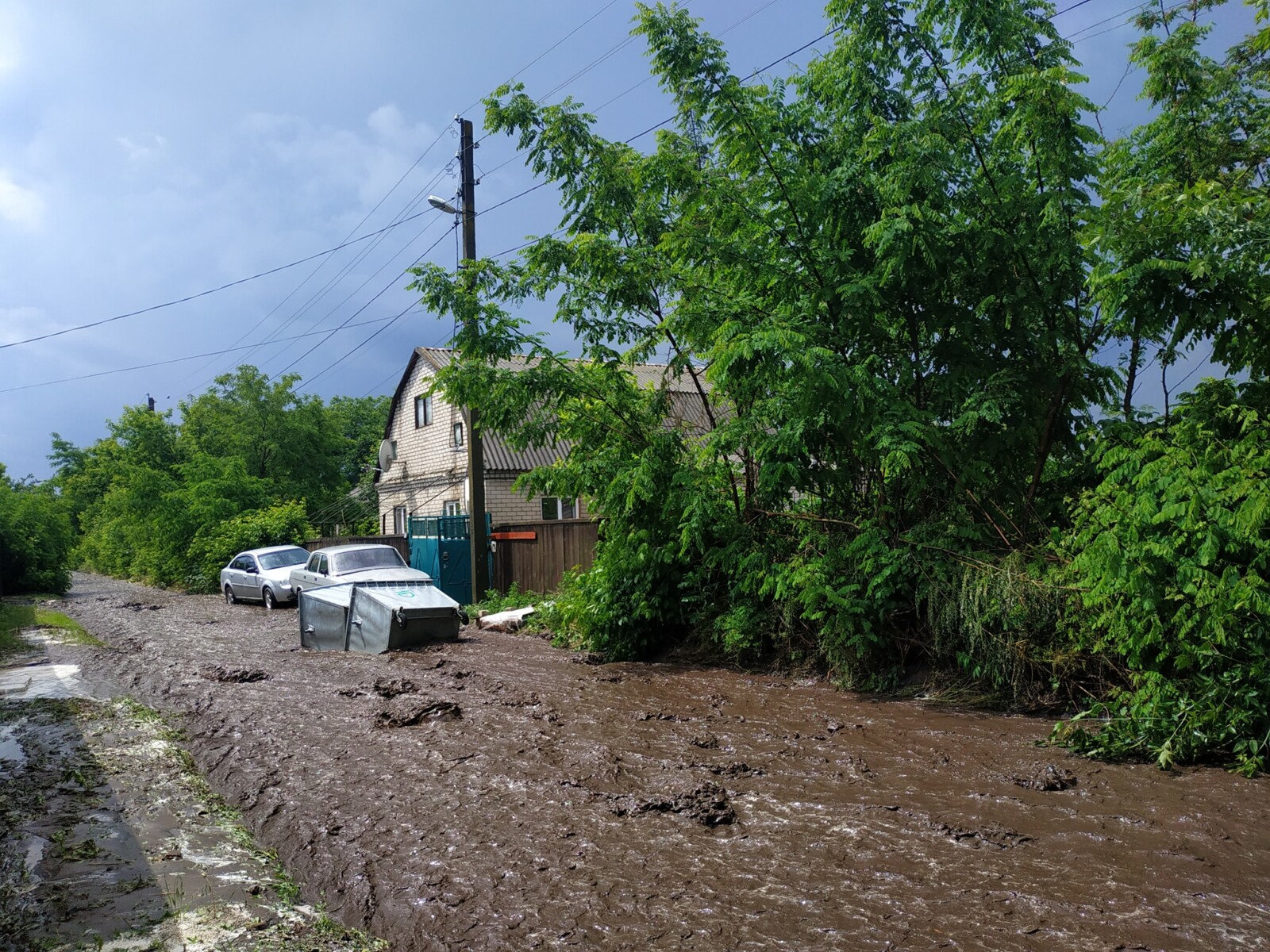 Улицу Халхингольскую затопило грязью (Фото) – новости Днепра