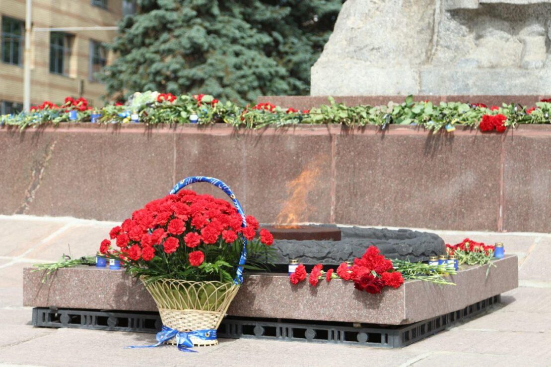 В Днепре отметили День скорби и чествования памяти жертв войны в Украине