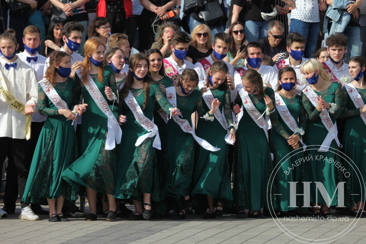 Фото вальса выпускников