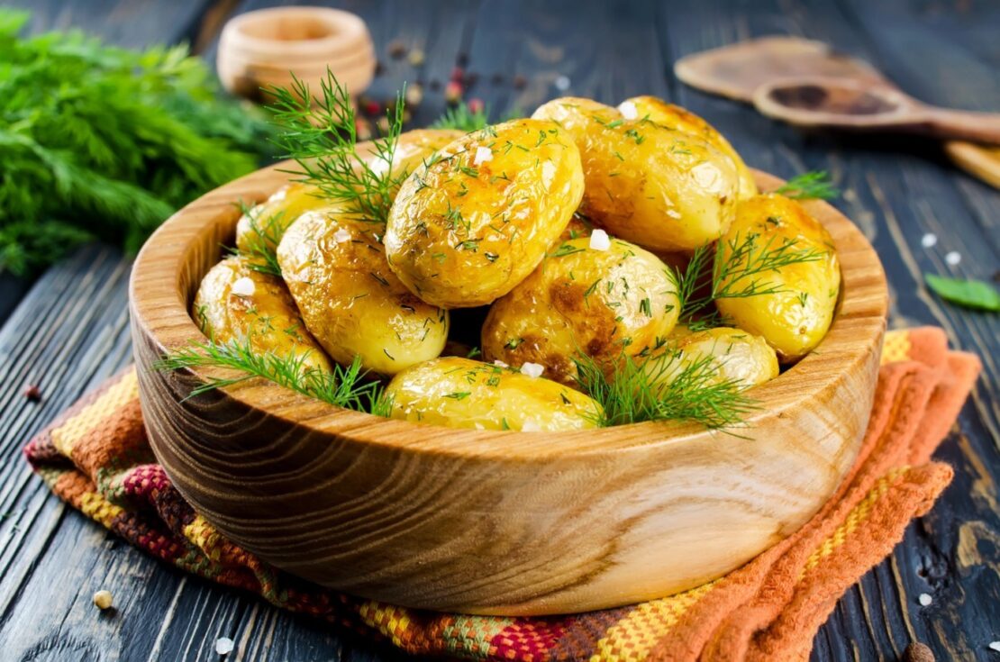 Молодой картофель в духовке: ингредиенты и как приготовить 