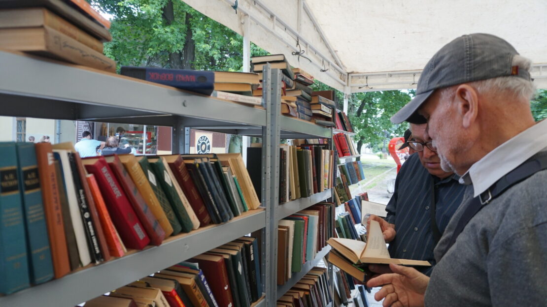 У Дніпрі проходить перший дитячий книжковий ярмарок «Children book sales»