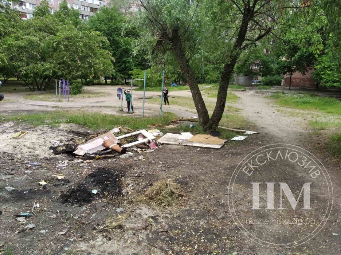 В Днепре на ж/м Покровский завелся таинственный поджигатель