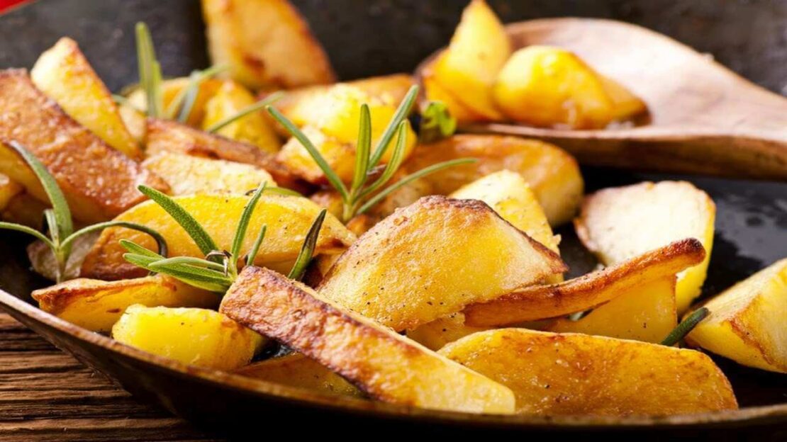 Молодой картофель в духовке: ингредиенты и как приготовить 