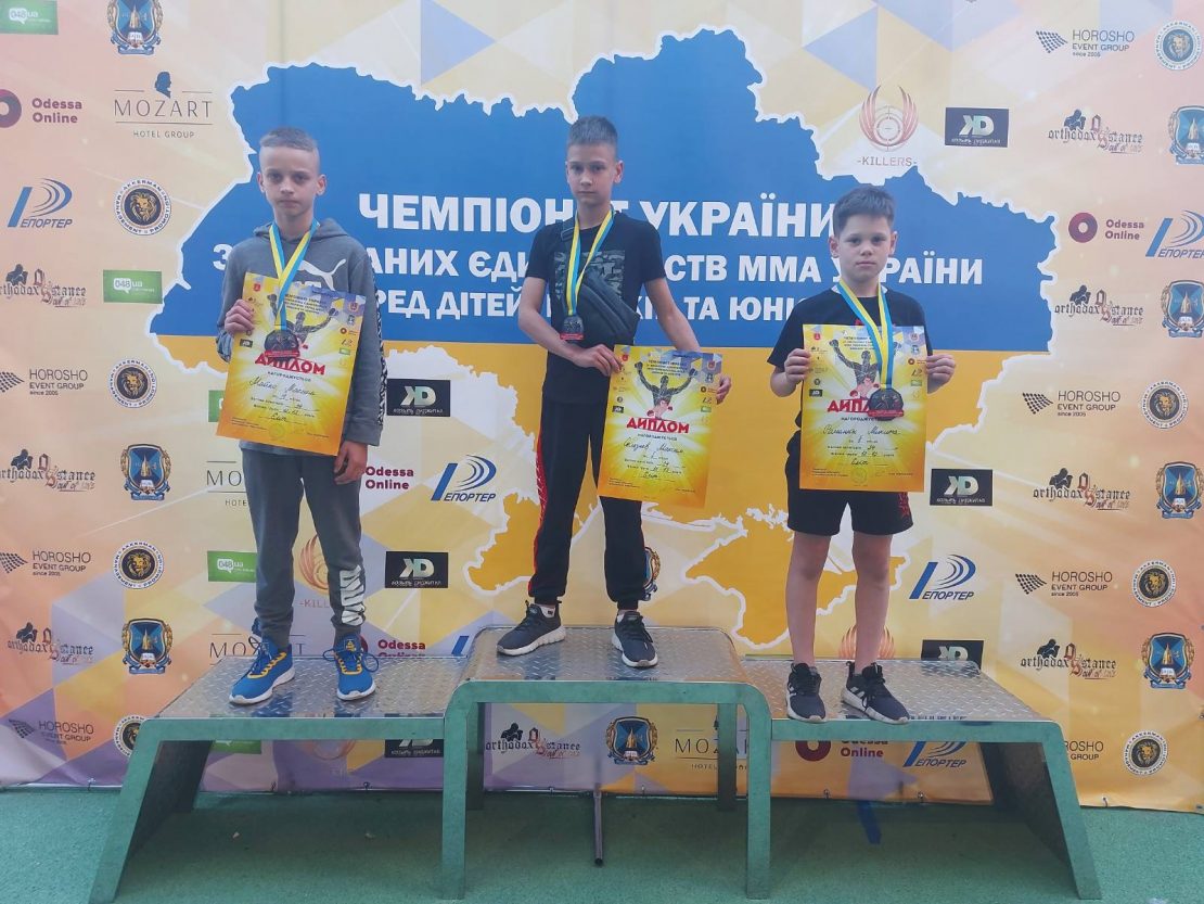 Команда Днепропетровщины выиграла чемпионат Украины по смешанным единоборствам ММА