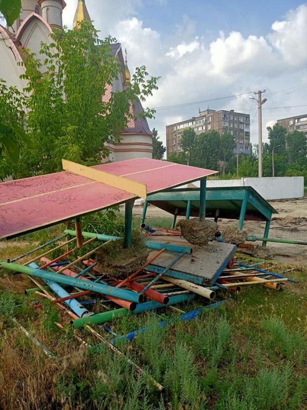 Сняли асфальт и выкопали бордюры: в Днепре на «Райончике» грядут грандиозные перемены (фото)