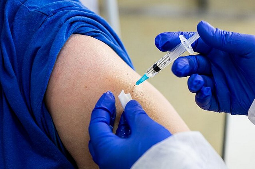 В Украине спустя 4 часа после прививки умер мужчина